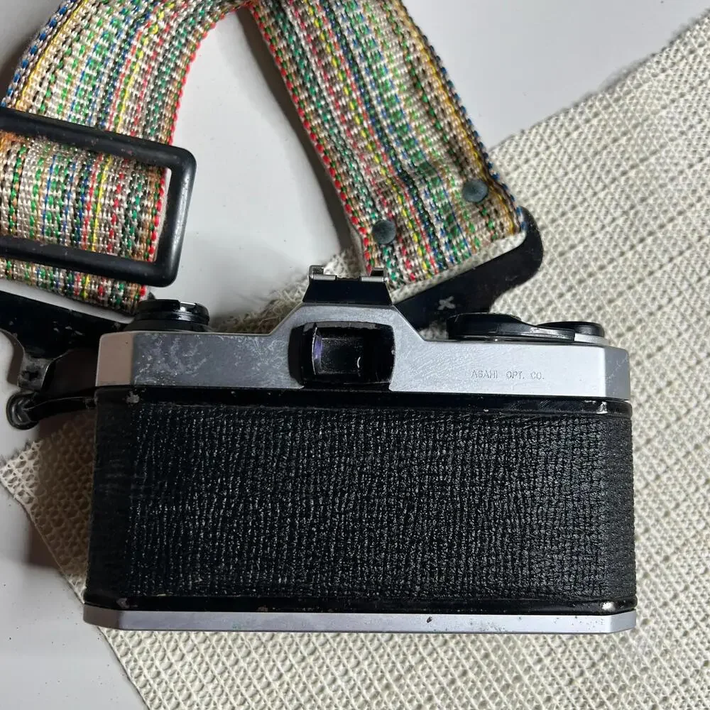 Pentax K1000 35mm Film Camera‎ Bundle w/ 3 Lenses Takumar Focal 28mm Manuals Bag